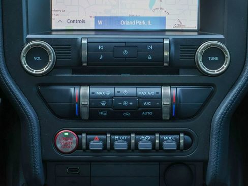 Used 2021 Ford Mustang Shelby GT500 w/ Technology Package image 37