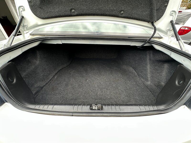 Used 2011 Chevrolet Impala LS FWD image 10