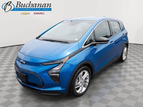 Used 2023 Chevrolet Bolt LT FWD image 1