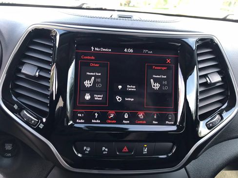 Used 2019 Jeep Cherokee Limited w/ Technology Group AWD/4WD image 25