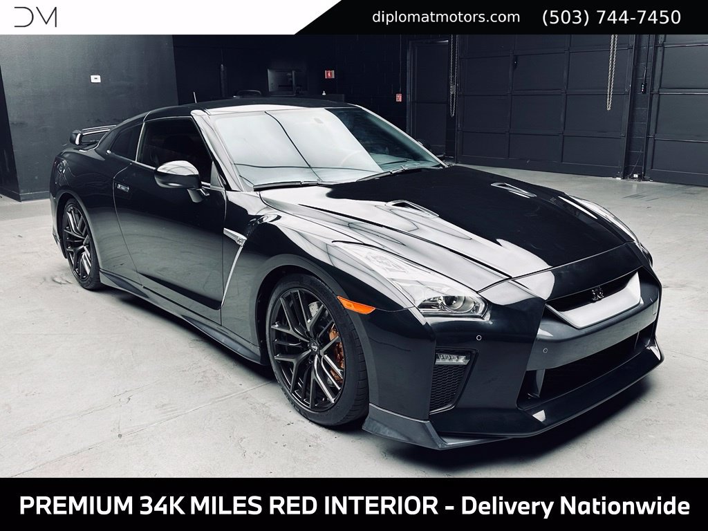 Used 2018 Nissan GT-R Premium w/ Premium Interior Package AWD/4WD image 9
