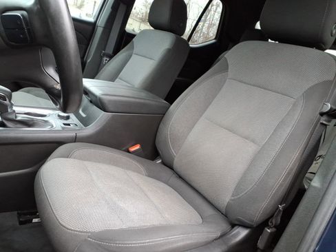 Used 2023 Chevrolet Traverse LT w/ LPO, Floor Liner Package image 11