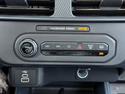 Certified 2025 Ford Maverick XL w/ Equipment Group 101A AWD/4WD image 18