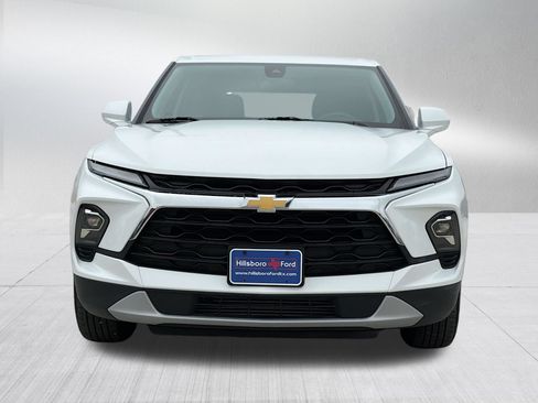 Used 2023 Chevrolet Blazer LT FWD image 2