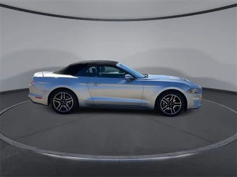 Used 2022 Ford Mustang Premium image 9