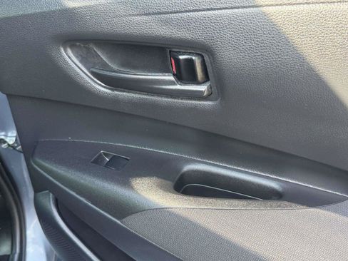 Used 2025 Toyota Corolla LE FWD image 47