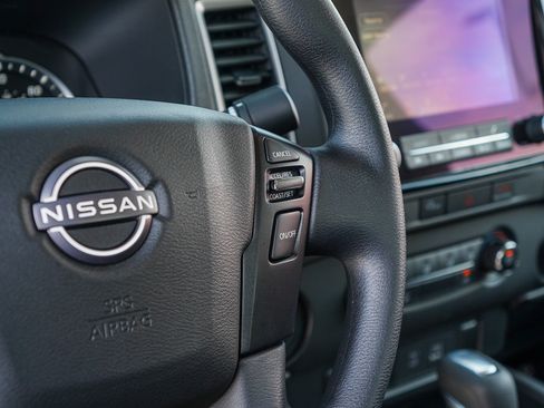 Used 2024 Nissan Frontier SV RWD image 18