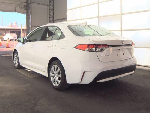 Used 2022 Toyota Corolla LE FWD image 4