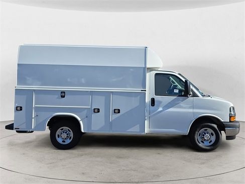 New 2025 Chevrolet Express 3500 w/ Power Convenience Package image 6