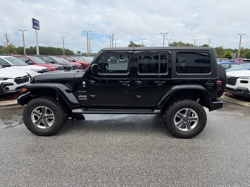 Used 2021 Jeep Wrangler Unlimited Sahara AWD/4WD image 10