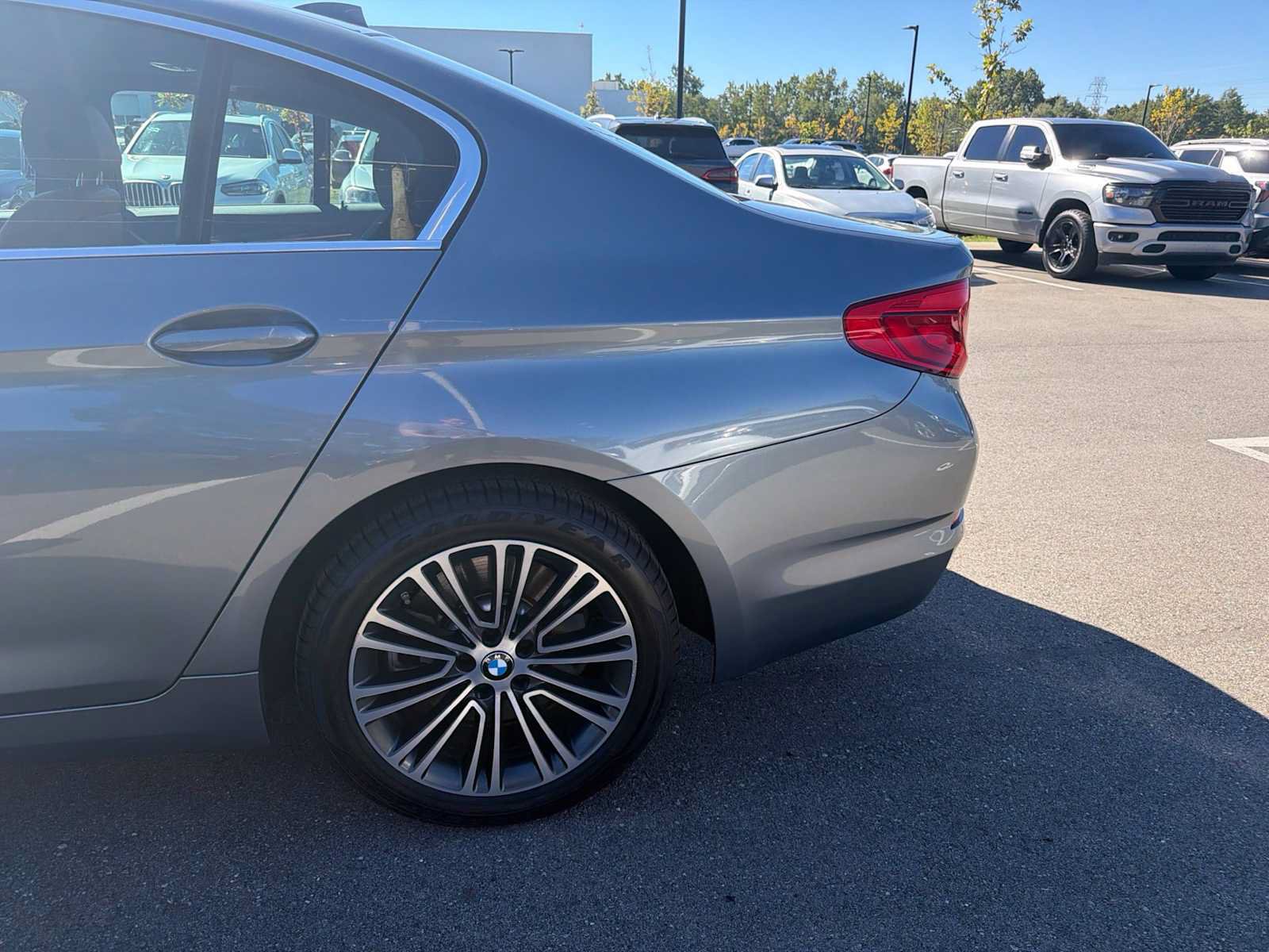 Used 2020 BMW 540i xDrive w/ Premium Package AWD/4WD image 4