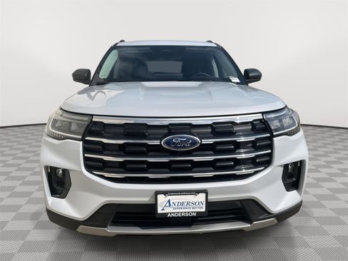 Used 2025 Ford Explorer Active w/ Active Comfort Package AWD/4WD image 2