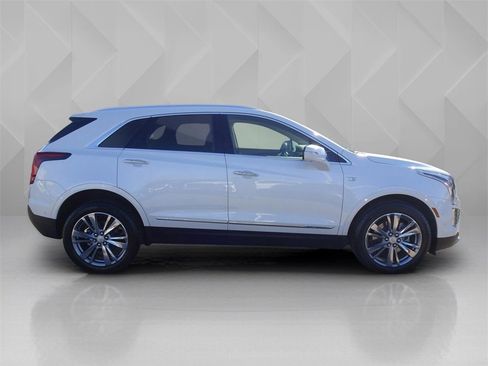 Certified 2023 Cadillac XT5 Premium Luxury w/ Platinum Package image 6
