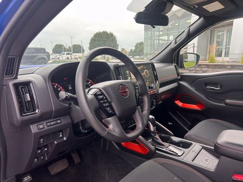 Used 2025 Nissan Frontier PRO-4X w/ Pro Convenience Package AWD/4WD image 9