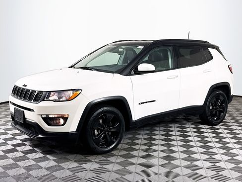 Used 2021 Jeep Compass Latitude image 4