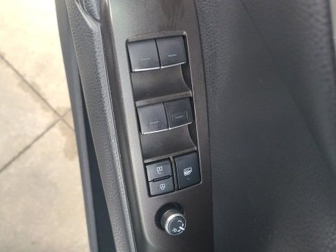 Used 2021 Toyota Camry XSE image 18