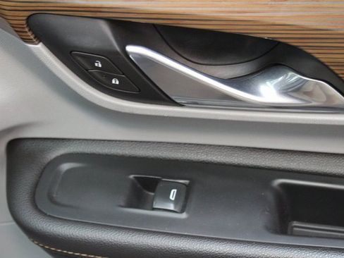 Used 2019 GMC Terrain SLE image 9