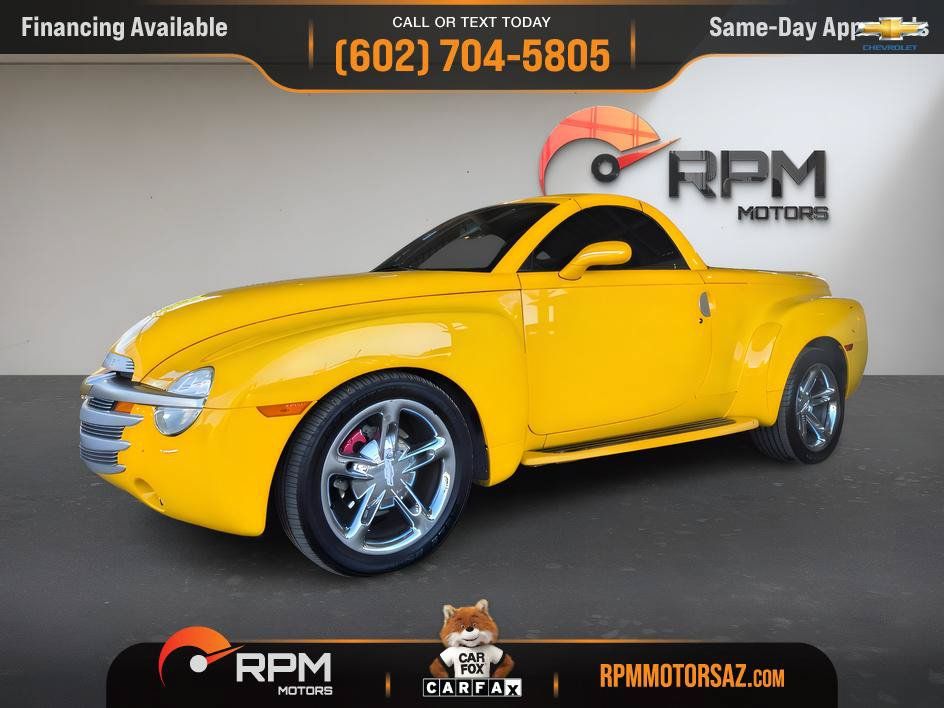 Used 2004 Chevrolet SSR w/ Preferred Equipment Group RWD image 3