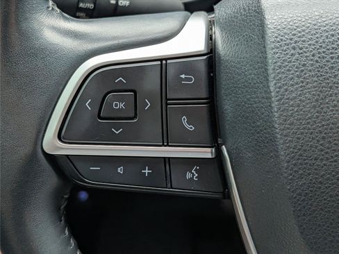 Used 2022 Toyota Highlander XSE AWD/4WD image 23