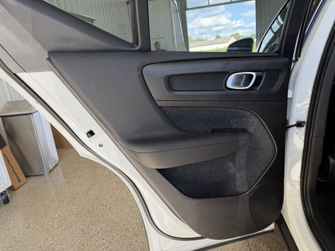 Used 2023 Volvo XC40 B5 Core AWD/4WD image 22
