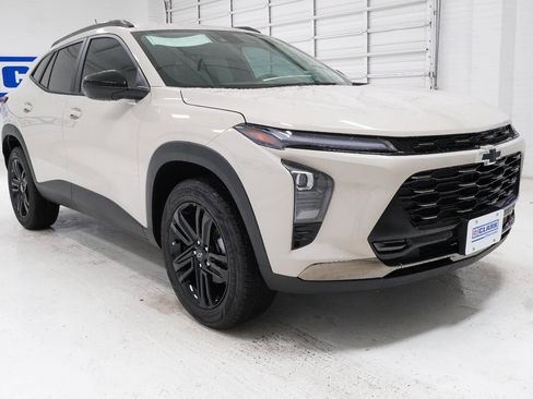 New 2026 Chevrolet Trax ACTIV w/ Driver Confidence Package image 3