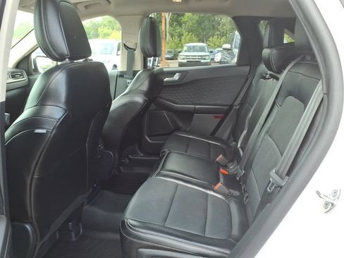 Certified 2020 Ford Escape Titanium AWD/4WD image 9