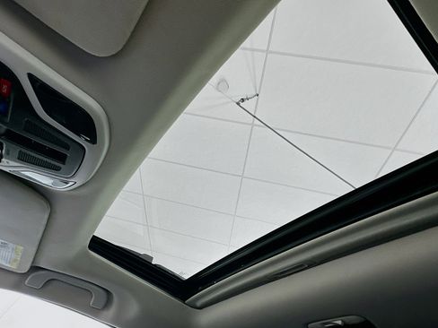 Used 2022 Subaru Outback Limited image 25