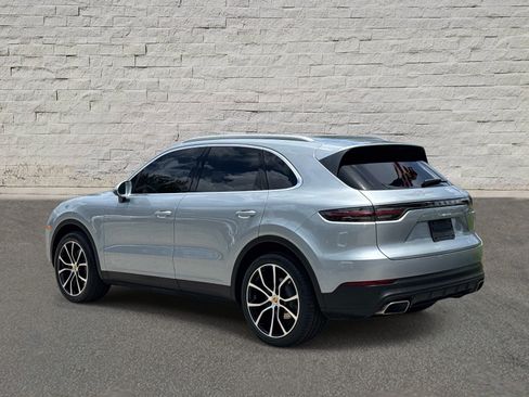 Used 2023 Porsche Cayenne AWD/4WD image 3