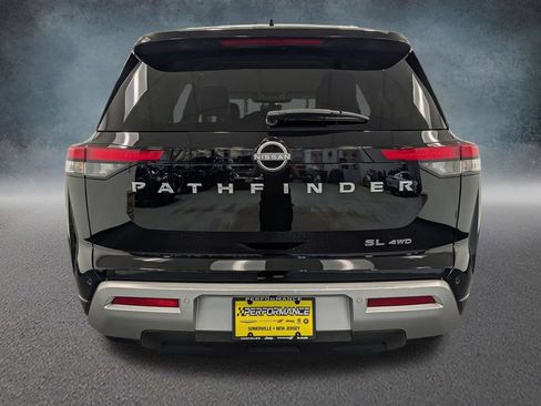 Used 2023 Nissan Pathfinder SL AWD/4WD image 5