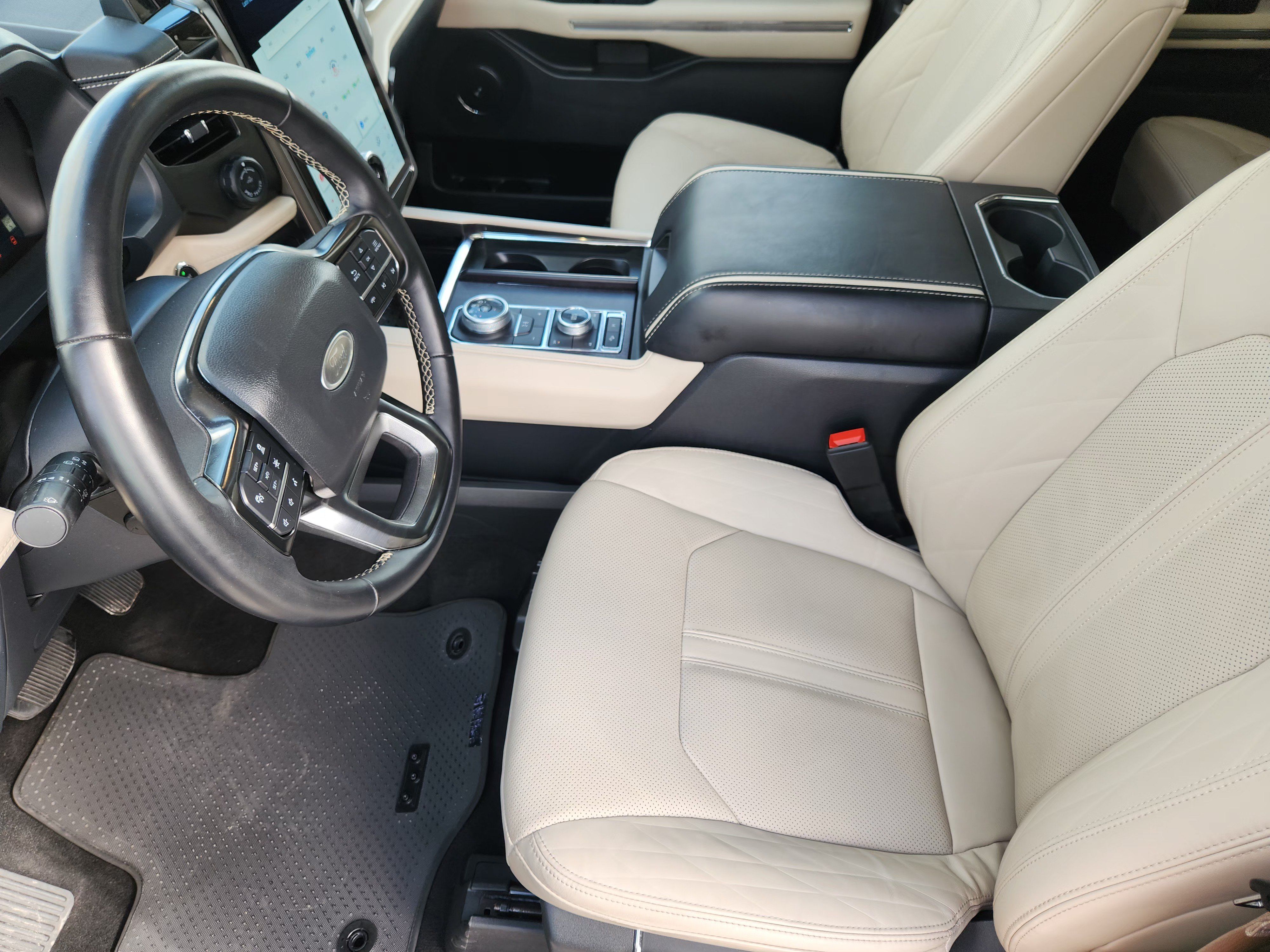 Used 2024 Ford Expedition Max Platinum AWD/4WD image 14