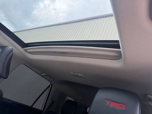Used 2019 Toyota 4Runner TRD Off-Road Premium AWD/4WD image 11