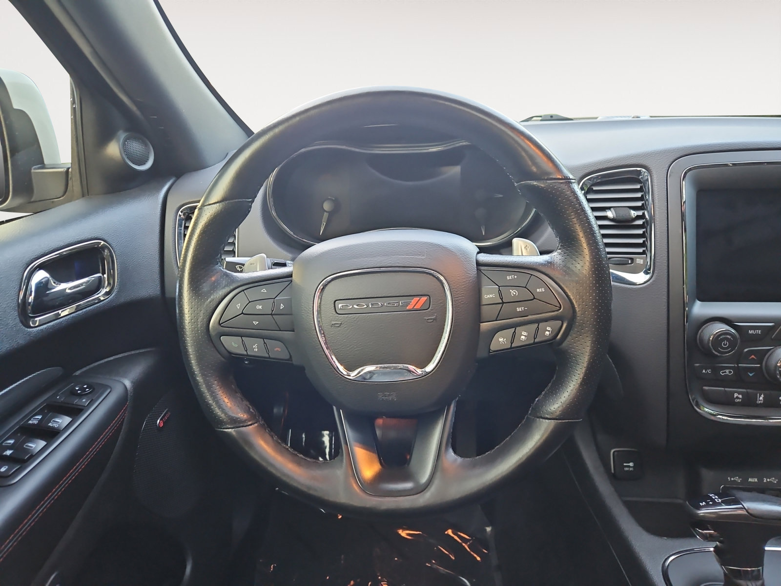 Used 2018 Dodge Durango R/T w/ Technology Group AWD/4WD image 13