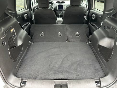 Certified 2023 Jeep Renegade Latitude AWD/4WD image 34