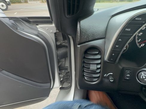 Used 2007 Chevrolet Corvette Convertible w/ Preferred Equipment Group image 40