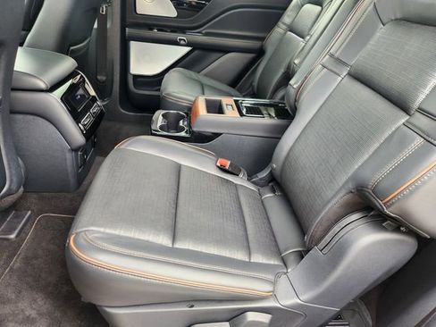 Used 2025 Lincoln Aviator Black Label AWD/4WD image 30