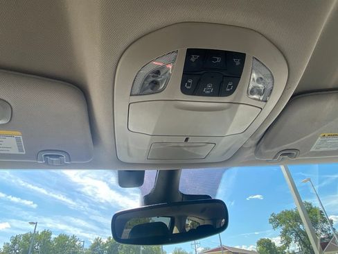 Used 2022 Chrysler Pacifica Touring-L AWD/4WD image 16
