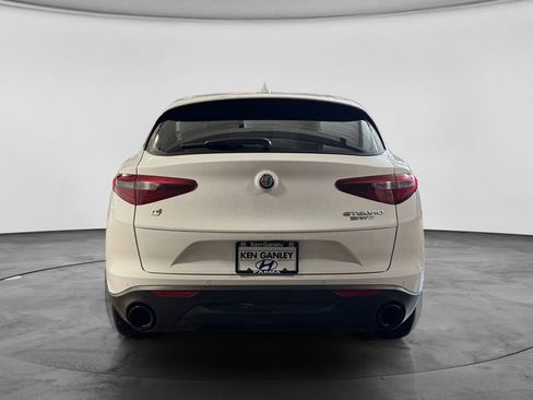 Used 2023 Alfa Romeo Stelvio Sprint image 6