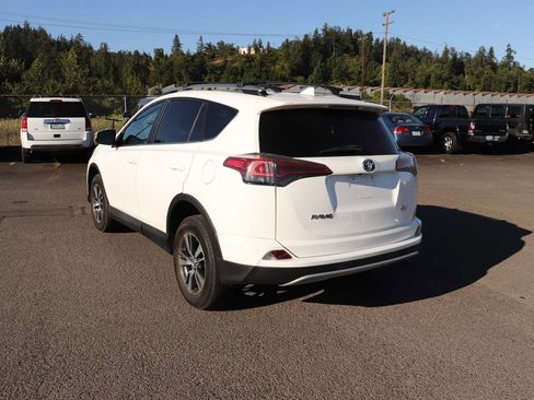 Used 2018 Toyota RAV4 XLE w/ Plus Extra Value Package AWD/4WD image 7