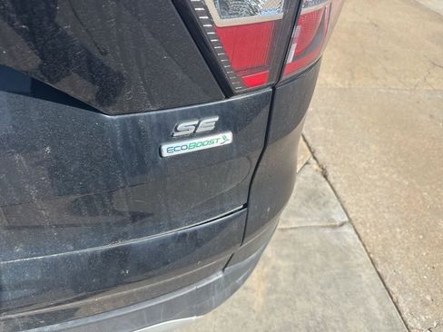 Used 2018 Ford Escape SE w/ SE Sync 3 Package FWD image 5