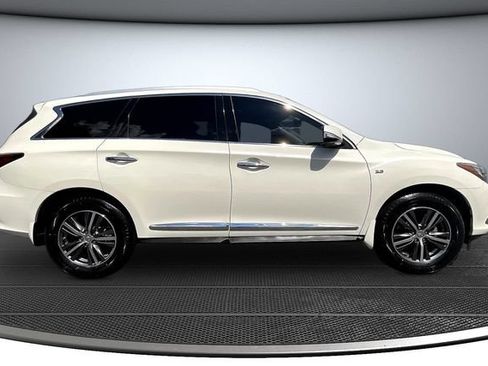 Used 2018 INFINITI QX60 FWD w/ Premium Plus Package image 4