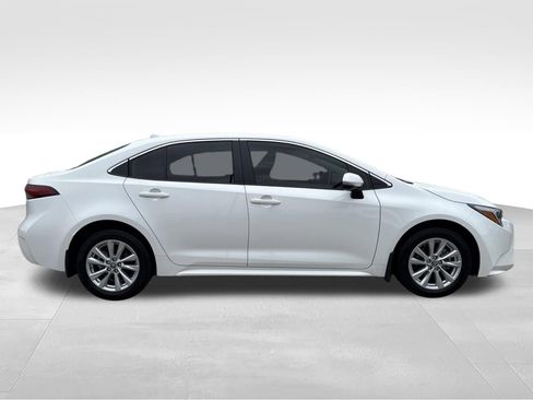 Used 2026 Toyota Corolla XLE FWD image 4