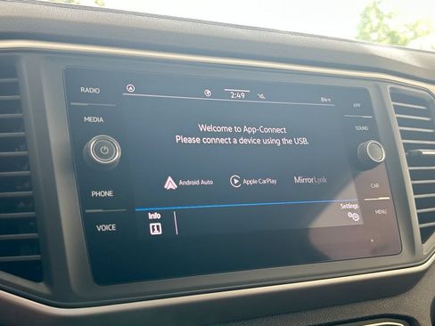 Used 2021 Volkswagen Atlas SE FWD image 24