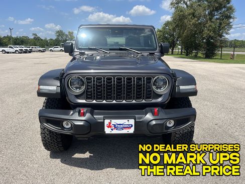 Used 2025 Jeep Wrangler Unlimited Rubicon AWD/4WD image 8