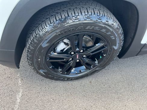 Used 2022 GMC Terrain AT4 w/ Tech Package AWD/4WD image 9