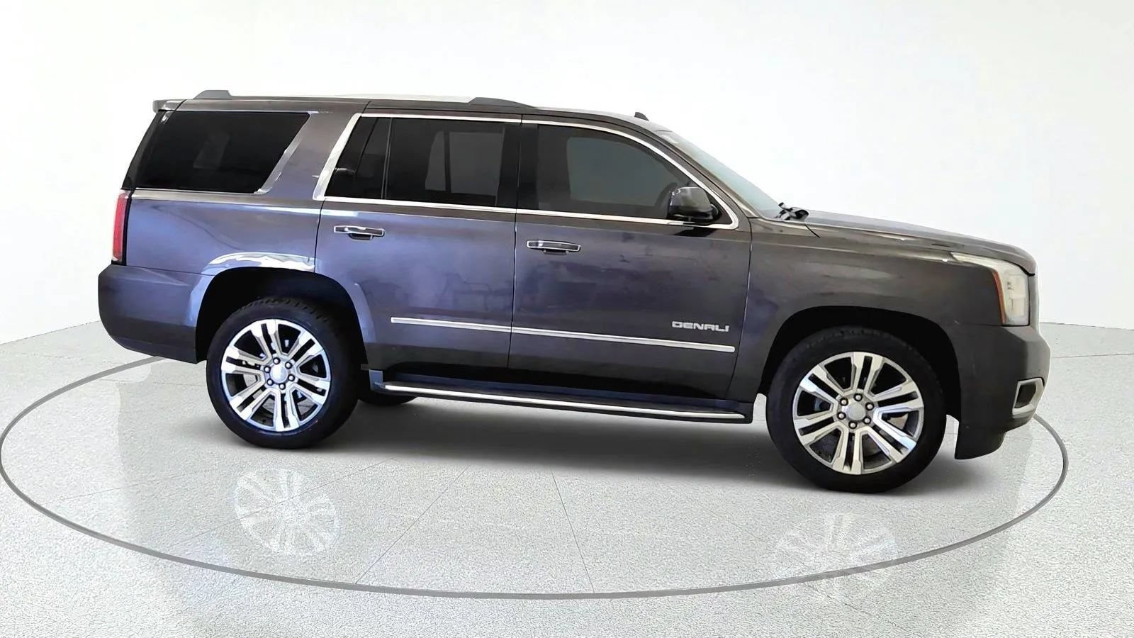 Used 2018 GMC Yukon Denali AWD/4WD image 10