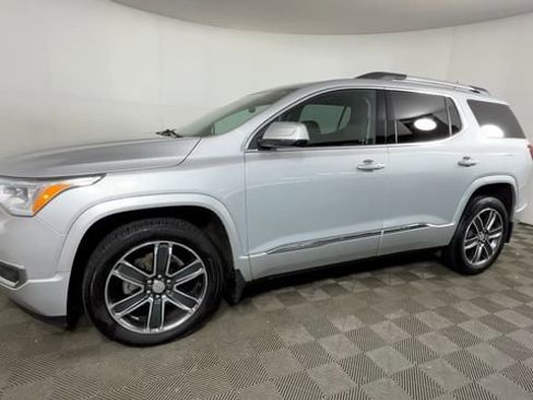 Used 2018 GMC Acadia Denali w/ Technology Package AWD/4WD image 10