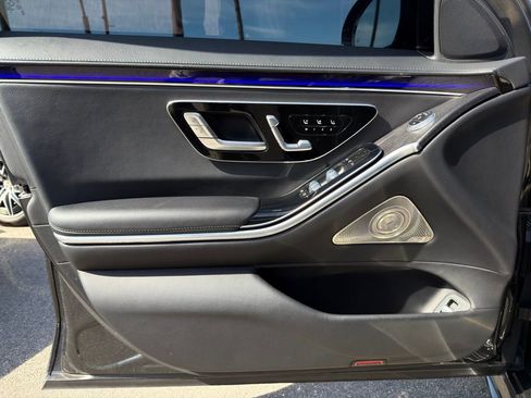 Used 2022 Mercedes-Benz S 500 4MATIC w/ AMG Line Package image 12