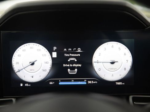 Used 2025 Hyundai Elantra Limited image 12