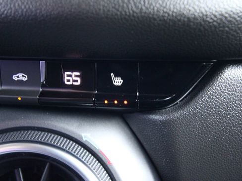 Used 2020 Chevrolet Blazer LT FWD image 12