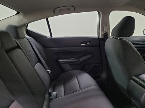Used 2022 Nissan Altima 2.5 S FWD image 19